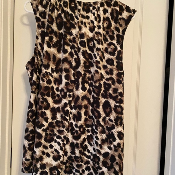 Studio Works Top - Picture 2 of 4